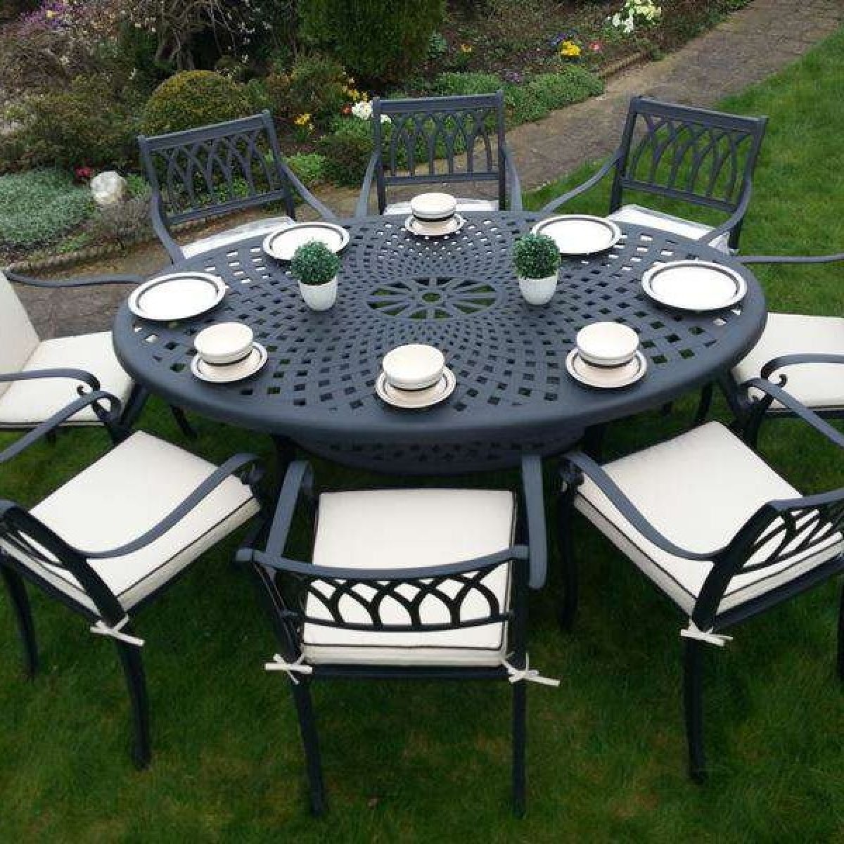 Oval 8 cheap seater garden table